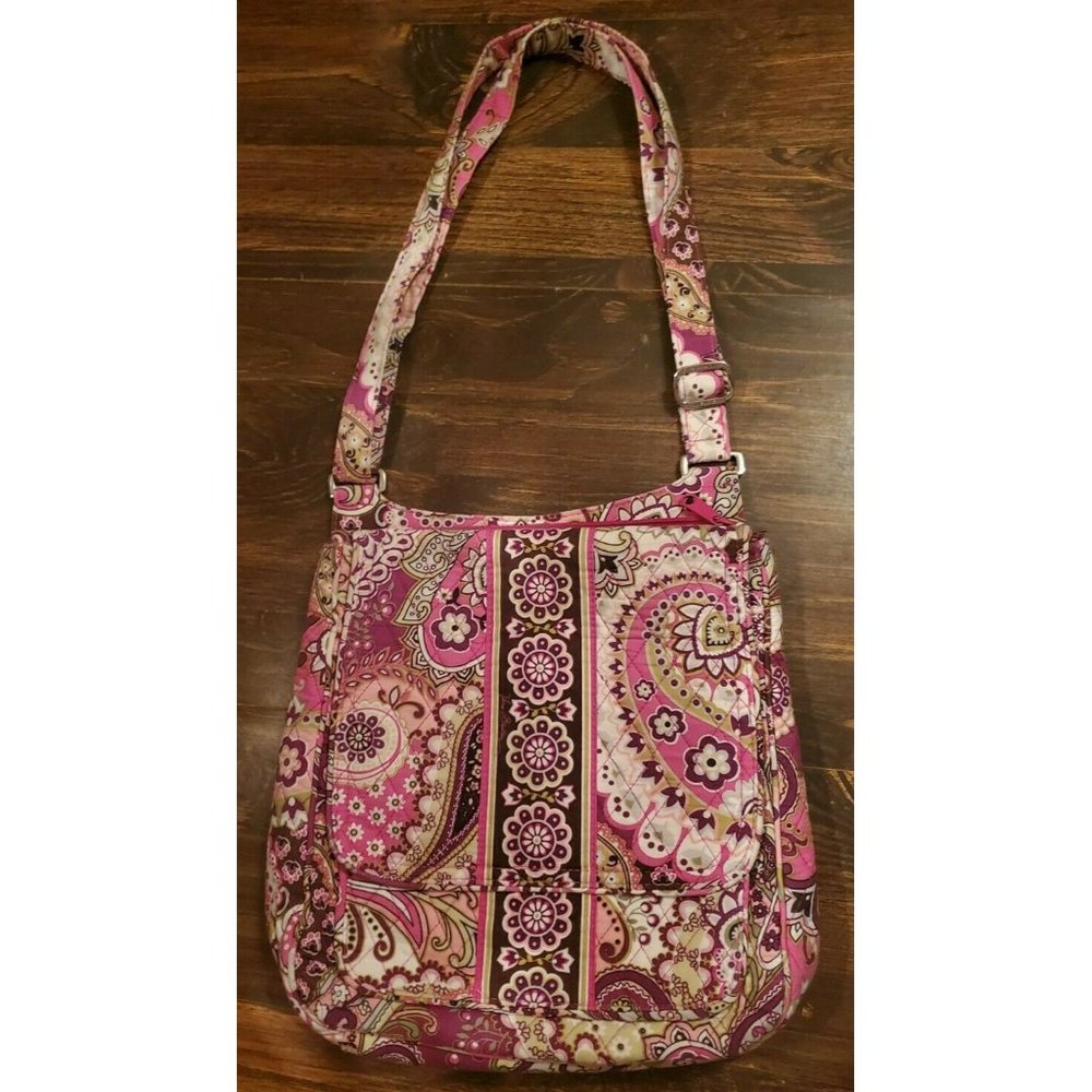 VERA BRALDEY Crossbody Mailbag VERY BERRY PAISLEY Retired